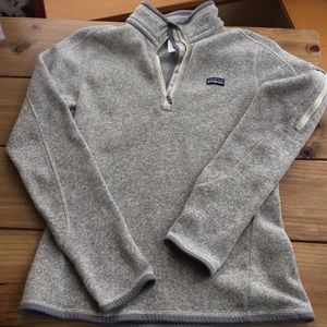 Women’s Patagonia fleece.